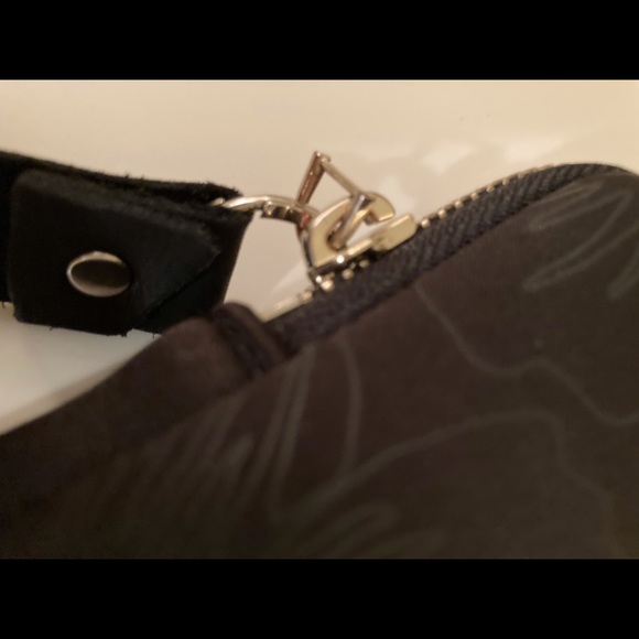 Kate Spade Black Floral Computer Case - Picture 3 of 4